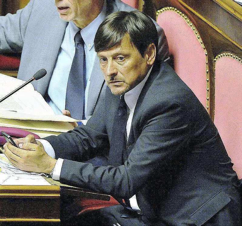 L'armata degli anti Cav ha una nuova bandiera: tutti per l'incandidabilità
