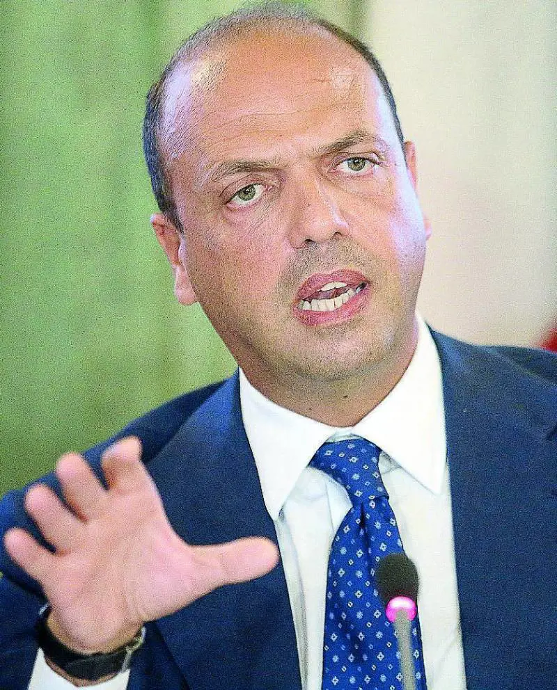 Nel Pdl vince la linea dura «Decadenza inaccettabile»