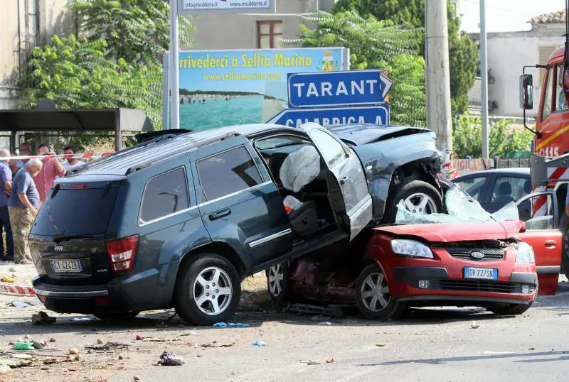 Suv travolge e uccide 12enne