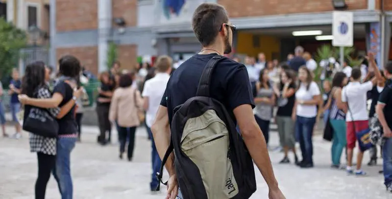 Racconti gay in classe, prof denunciati