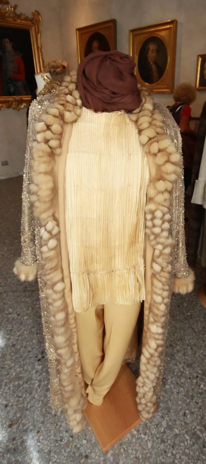 Lo stile di Valentina Cortese nei saloni di Palazzo MorandoLa mostra