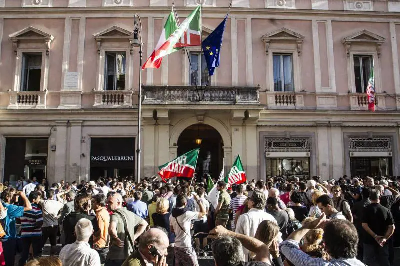 Cicchitto perplesso: "Mancata la collegialità"