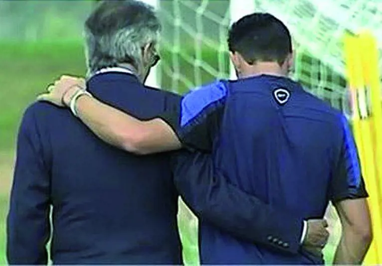 Massimo Moratti abbracciato a Zanetti