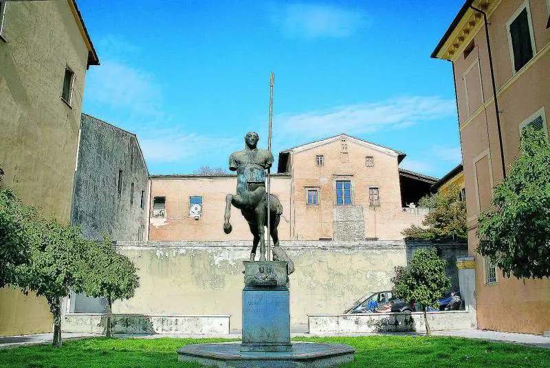 Liberty e arte contemporanea La Versilia è un capolavoro