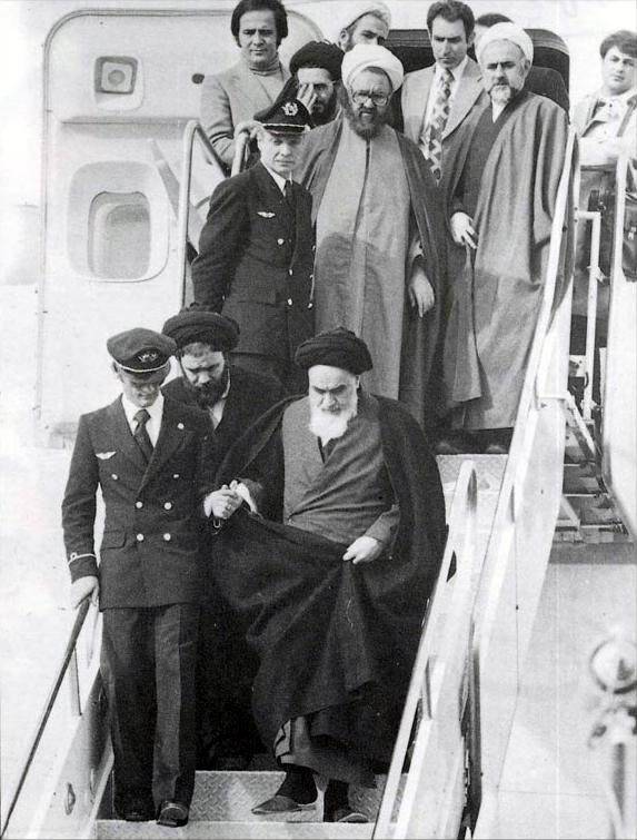 L'Ayatollah Khomeini torna in Iran nel 1979