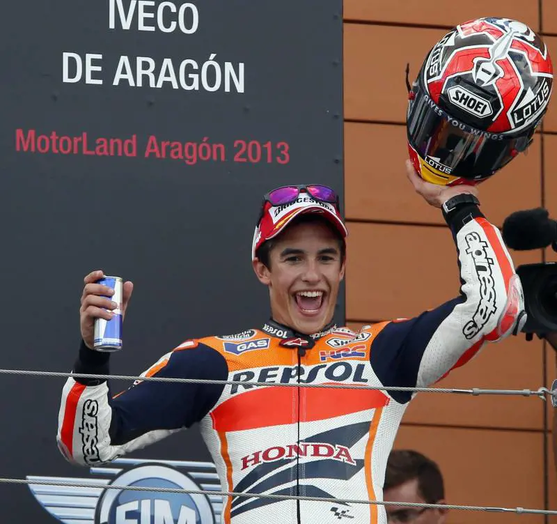 Marquez, dominio fra le polemiche. Rossi 3°