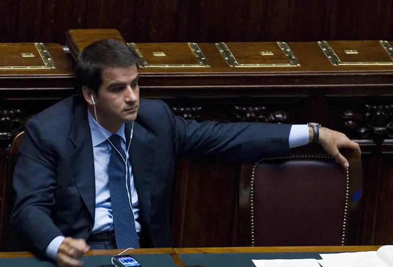 Fitto vuol tentare l'affondo Gli alfaniani non ci stanno