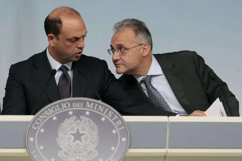 Sbarco immigrati, il governo lancia l'operazione "Mare nostrum"