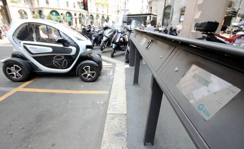 Wi-fi, monitor e auto elettriche A Milano le prime isole digitali