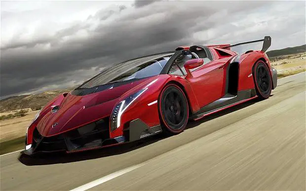 Ecco Veneno Roadster, la Lamborghini dei record in soli nove esemplari
