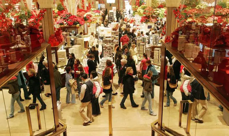 Natale è già arrivato: al via le ricerche di personale