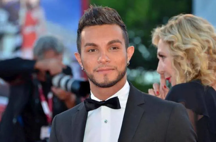 Marco Carta si confessa: "Dopo Amici e Festival di Sanremo, ho toccato il fondo"