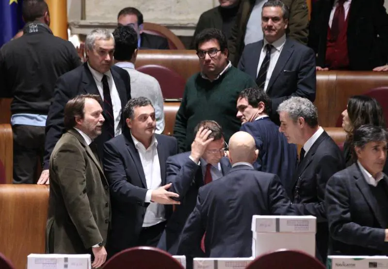 Cose mai viste, il sindaco Marino colpito in aula da un consigliere