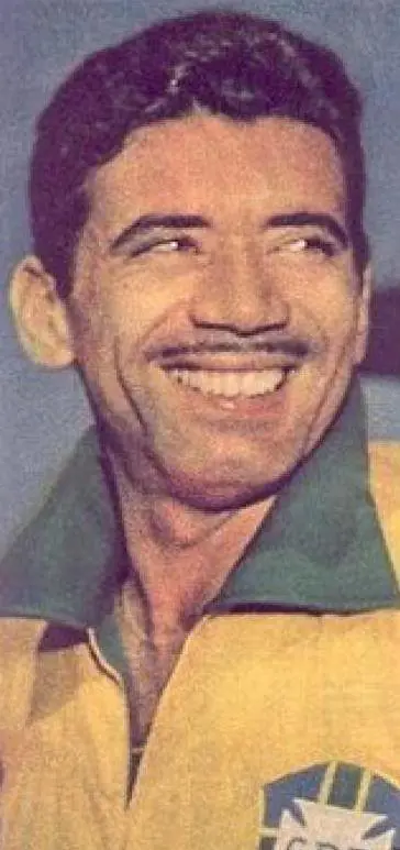 Nilton Santos terzino leggenda «Enciclopedia» del football