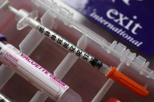 La confessione choc di un medico: "Ho aiutato a morire più di cento pazienti"