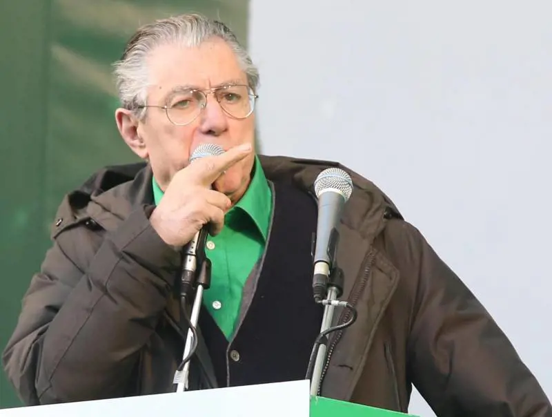 Umberto Bossi a giudizio per avere insultato Giorgio Napolitano
