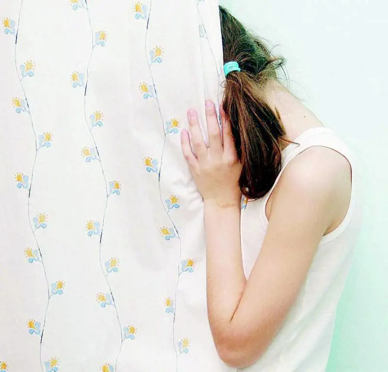 Finta «lolita» smaschera un esercito di pedofili