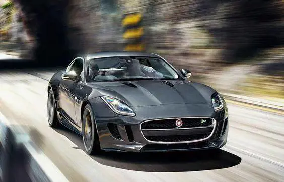 F-Type Coupé, se l'hi-tech si fonde con un vero capolavoro di design