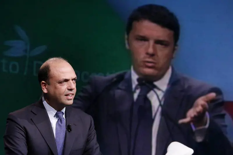 Il Pd tira il governo a sinistra e Alfano finisce nell'angolo