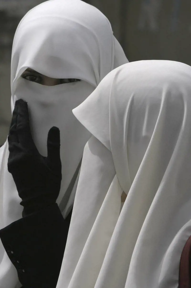 "Vietare il burqa non viola i diritti"