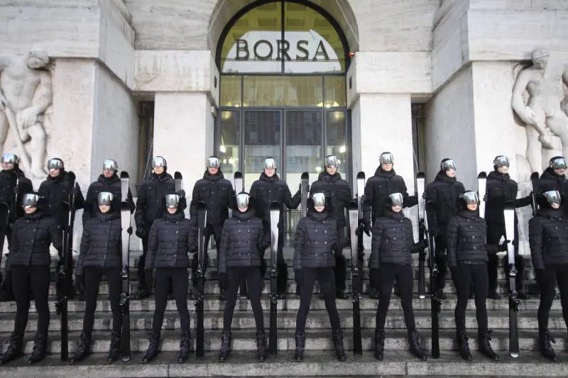"Report" colpisce Moncler e il titolo crolla in Borsa: "Agiremo per vie legali"