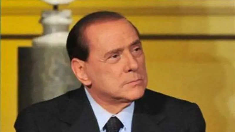 Il Cav: "Io alibi del premier per nascondere i suoi flop"