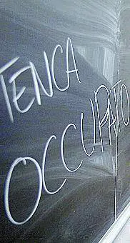 «Occupiamo» e minaccia i compagni