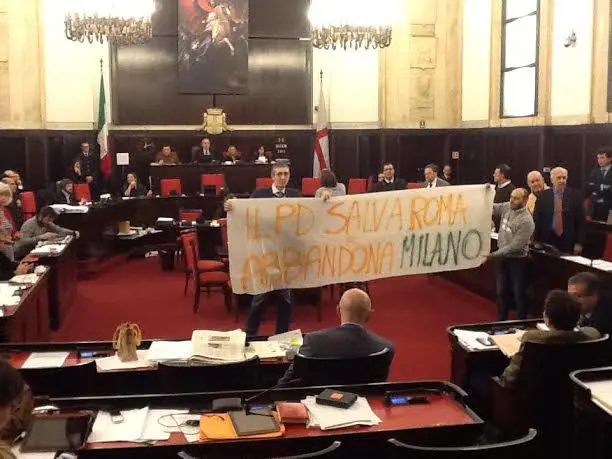 Bagarre in consiglio comunale, il centrodestra chiama il 112