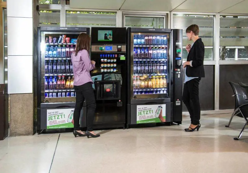 È in arrivo la stangata su caffè, bibite e snack