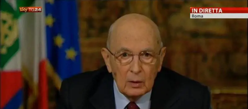 Napolitano bacchetta la politica. Forza Italia: "Retorica, subito al voto"