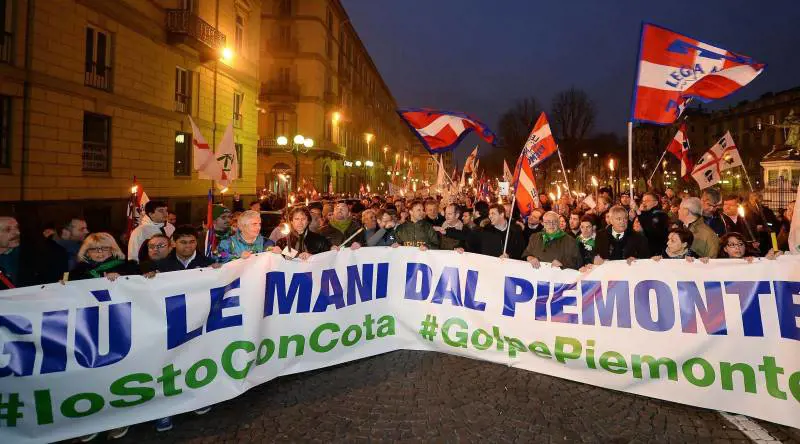"Giù le mani dal Piemonte". La rabbia della Lega in piazza