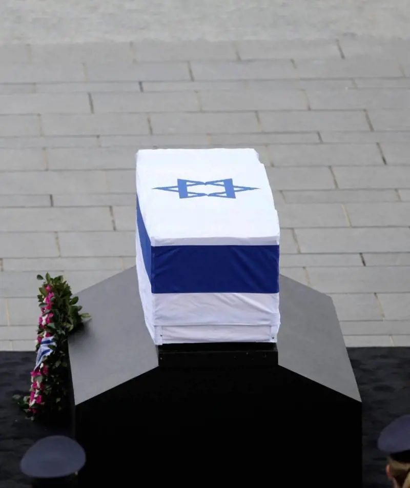 Israele s'inchina a Sharon, l'ultimo leader guerriero