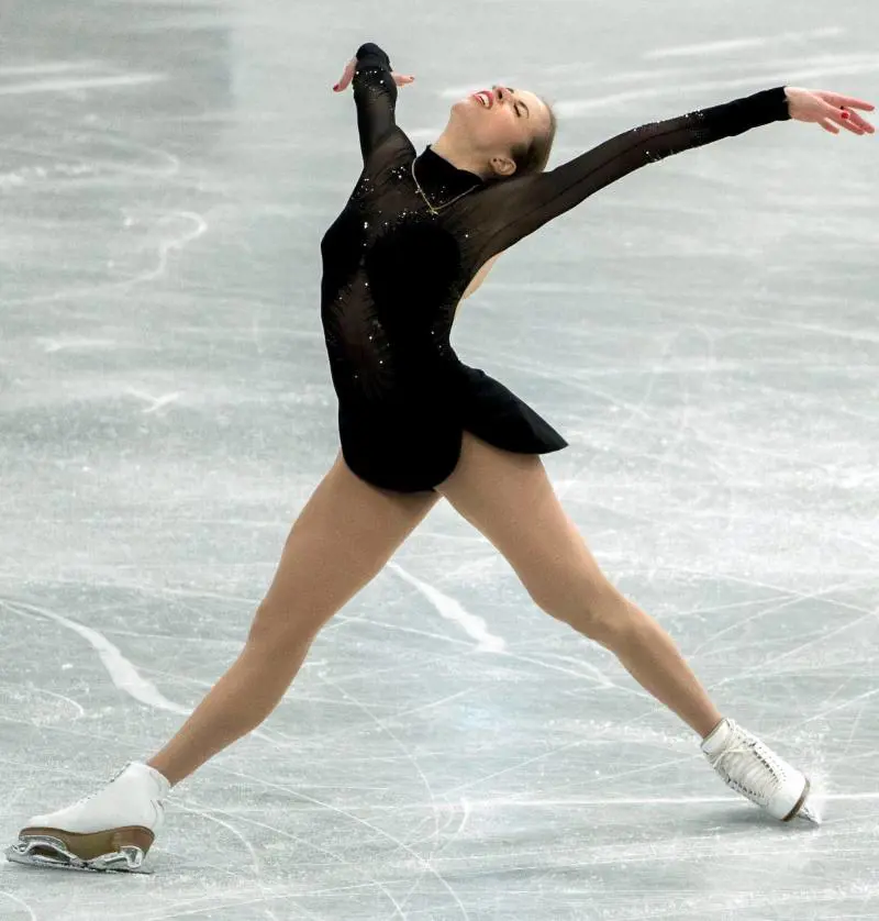 Carolina inciampa e abdica L'erede è una bimba russa