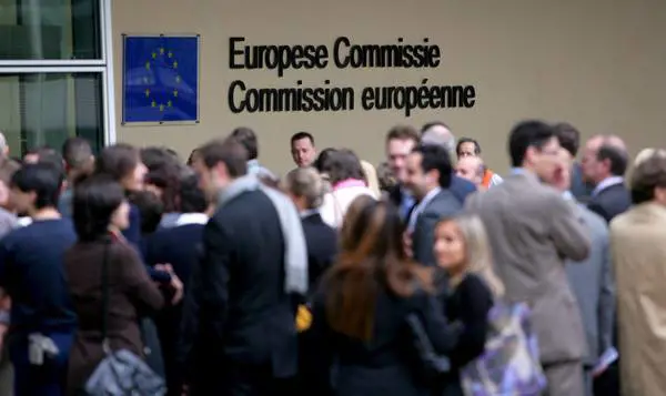 Iran, l'Ue sospende parte delle sanzioni dopo l'accordo sul nucleare