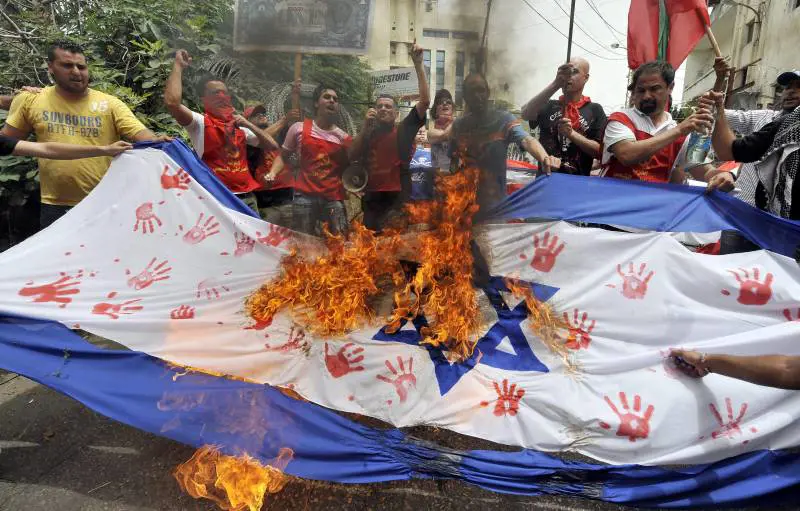 "L'antisemitismo è tra noi e nessuno riesce a ucciderlo"