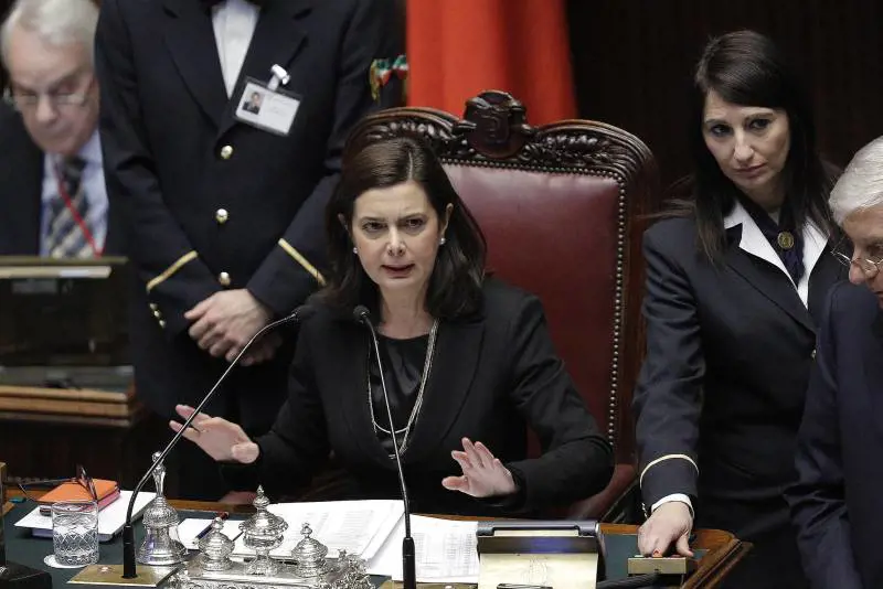 La ridicola mannaia sui grillini della Boldrini
