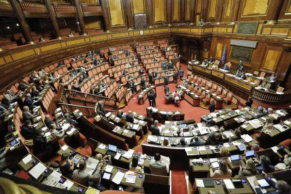 L'impeachment spacca i Cinque Stelle: "Non sapevamo nulla fino all'ultimo"