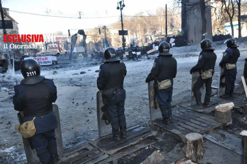 Le aquile del regime di Kiev: "I cattivi non siamo noi"