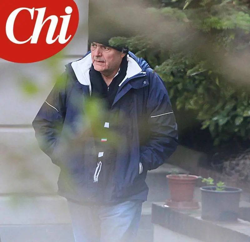 Bersani dopo il ricovero: ecco le prime immagini
