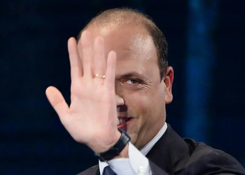 Gli alfaniani nel panico rischiano di sparire