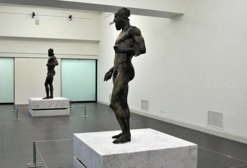 Vi siete mai chiesti perché le statue greche hanno il pene piccolo?