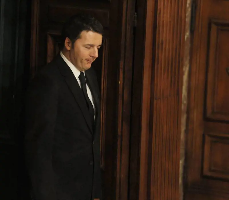 Il premier corteggia le famiglie: nessuno ci crede, taglio le tasse