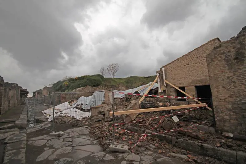 Due crolli negli scavi di Pompei al tempio di Venere e Porta Nocera
