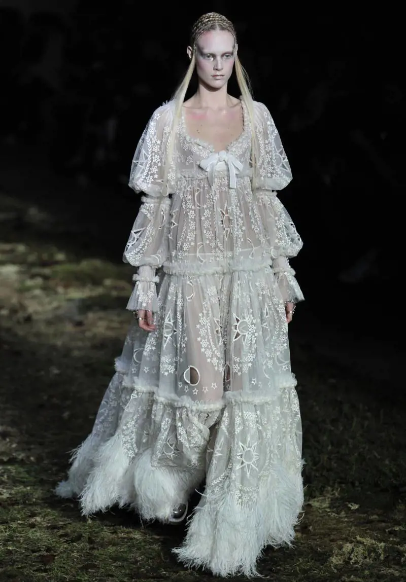 La seconda pelle di Vuitton e la ragazza della pioggia Miu