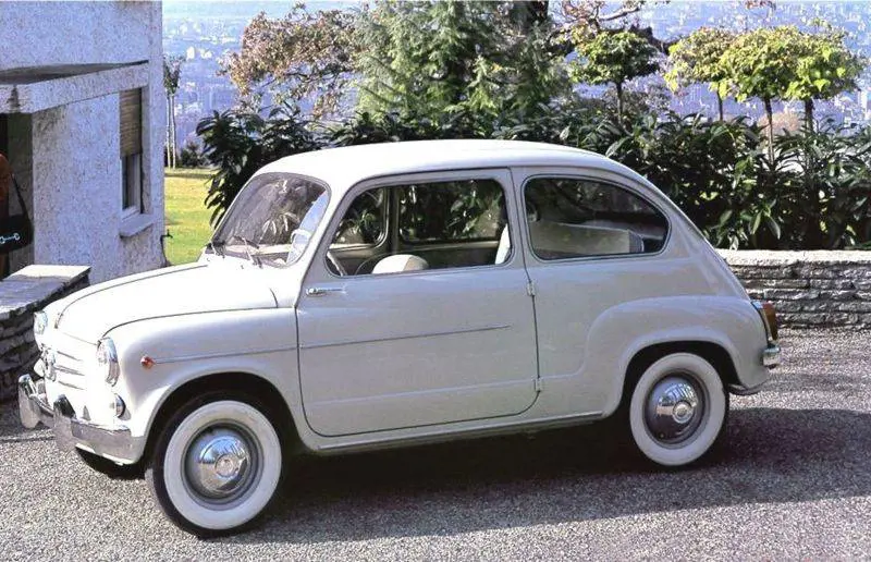 Con la 600 gli italiani diventarono automobilisti