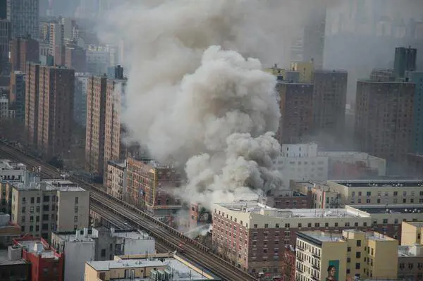 New York, esplosione fa crollare palazzo a East Harlem: 16 feriti