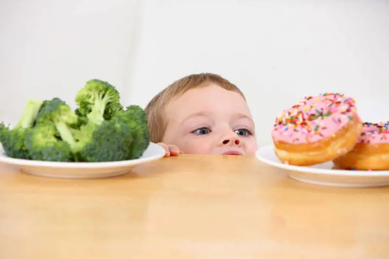 Lo studio scientifico: "Ecco perché i bimbi sorridono"