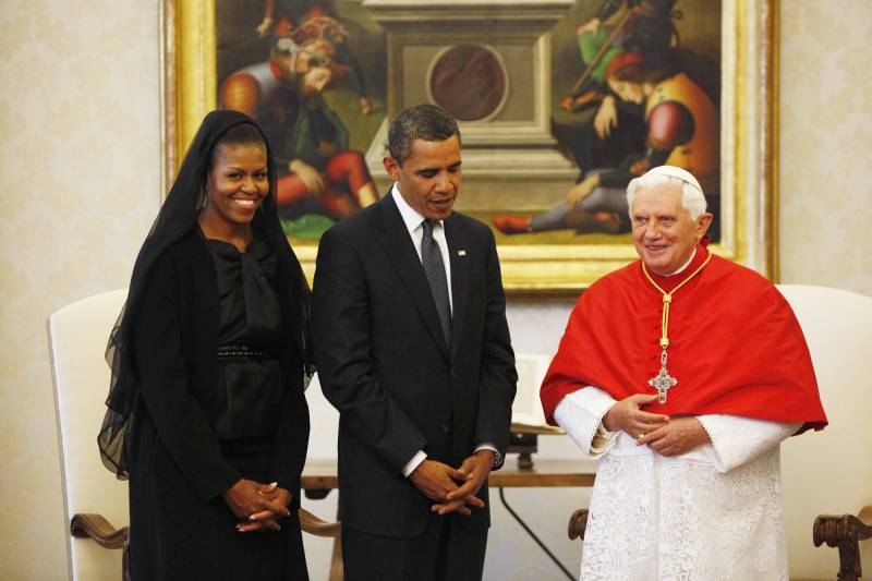 Benedetto XVI riceve Barack e Michelle Obama nel 2009