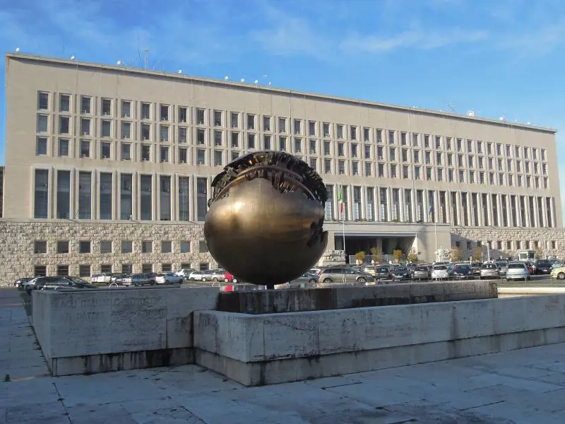 La Farnesina? Una sprecopoli. Ecco dove butta i nostri soldi