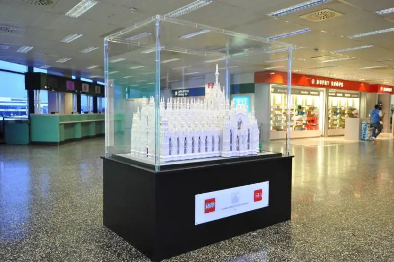 Il Duomo di Milano costruito con 100.000 mattoncini Lego